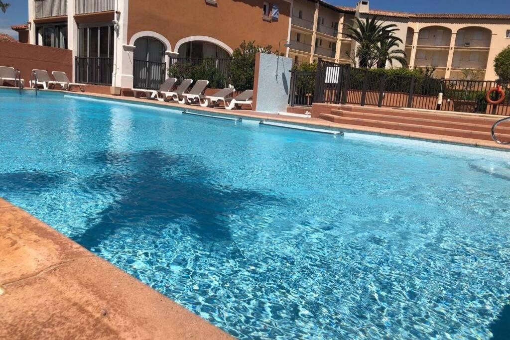 2 Bedrooms, 15 Min Walk To Beach, Ac, Pool & Fiber Internet In A Quiet, Private Gated Domain 5Kms To St Tropez Cogolin Exterior foto
