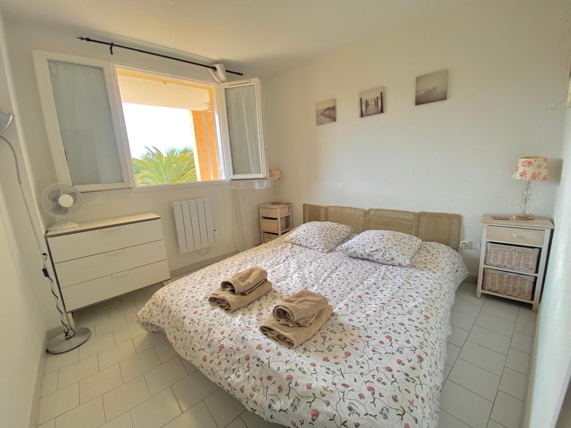 2 Bedrooms, 15 Min Walk To Beach, Ac, Pool & Fiber Internet In A Quiet, Private Gated Domain 5Kms To St Tropez Cogolin Exterior foto